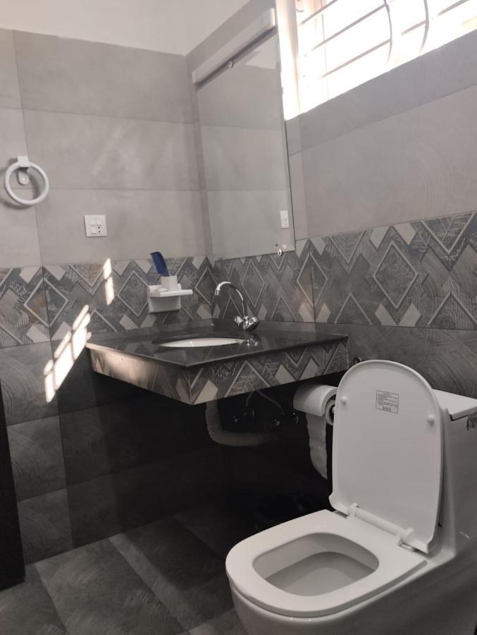 Itl Guesthouse Равалпинди Екстериор снимка